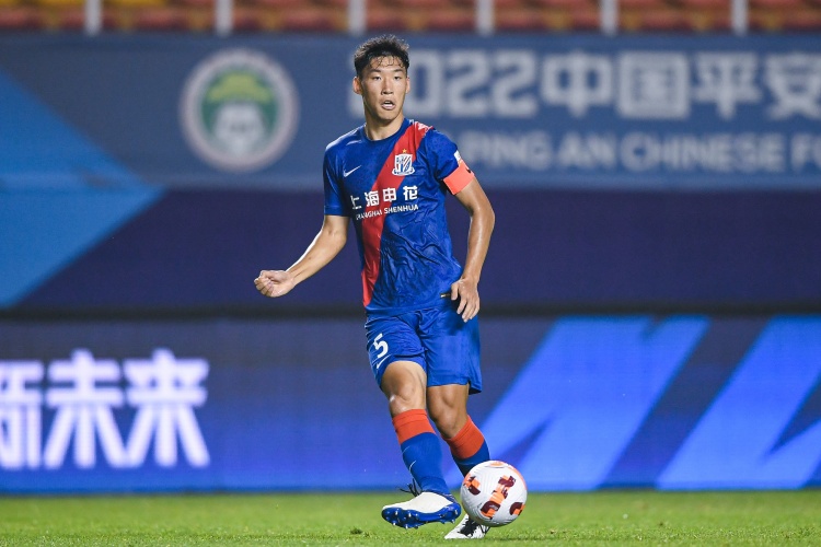  記者：朱辰杰不能完整合練出戰可能性不大，王世龍可能首次首發