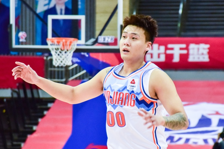 不太準!趙睿18中6拿到20分4板4助也有4失誤 三分13中4